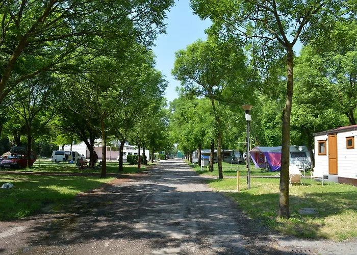 Kemping Village Citta Di Milánó